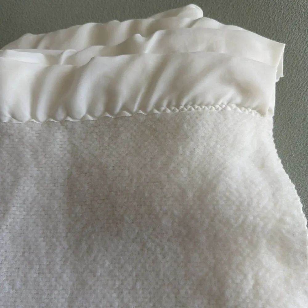 Vtg Faribo Acrylic/Poly White Blanket Waffle Weave Satin Trim 86x72